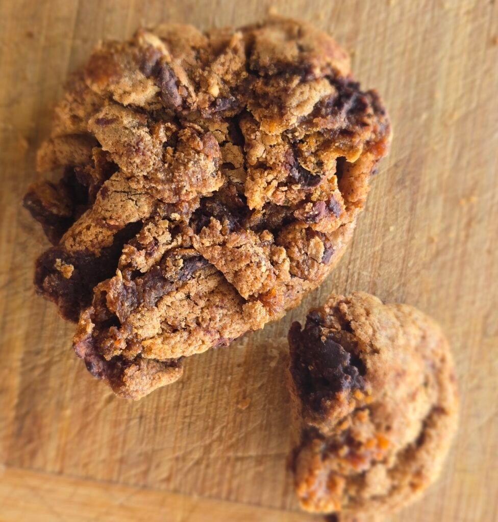 Oat flour | Maple syrup | ground Flaxseed | Date Sugar | aluminum-free baking powder | Real Salt | Ceylon Cinnamon | Vanilla Bean | Maple Syrup | homemade hemp milk (dates, hemp hearts, vanilla bean, water) | Chocolate Chip (Organic Dates, Organic Cacao, Organic Cacao Butter) *All ingredients are Organic and Certified Gluten-Free